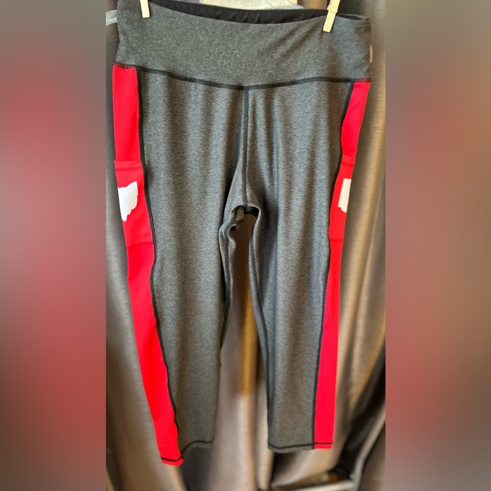 Bend Ohio State (OSU) Crop legging with drawcord waist and 2 side pockets